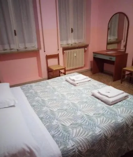 ゲストハウス Silvano ボローニャ